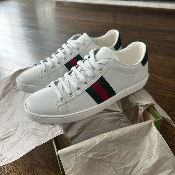 Gucci Shoes - GUCCI leather sneaker